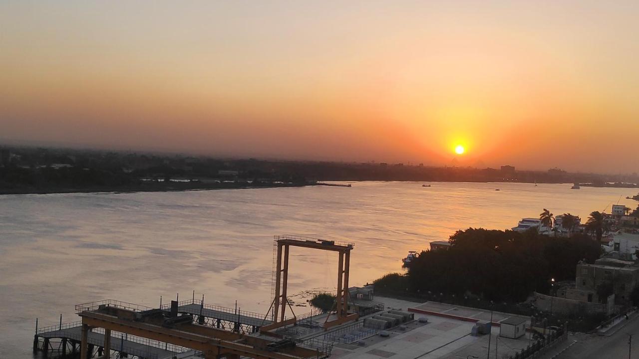 Nile Pyramidal View Apartment Le Caire Extérieur photo